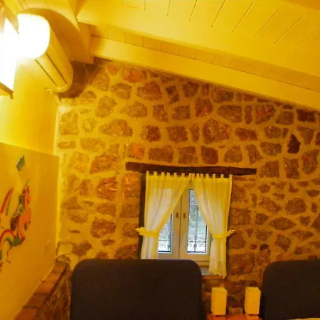 Areti Holiday Landhuis Ária
